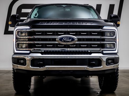 Used 2025 Ford F350 Lariat w/ Lariat Ultimate Package image 3