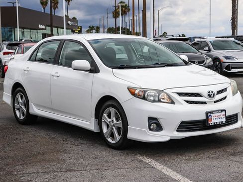 Used 2013 Toyota Corolla S FWD image 3