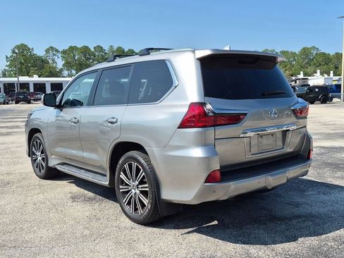 Used 2019 Lexus LX 570 4WD w/ Luxury Package image 7