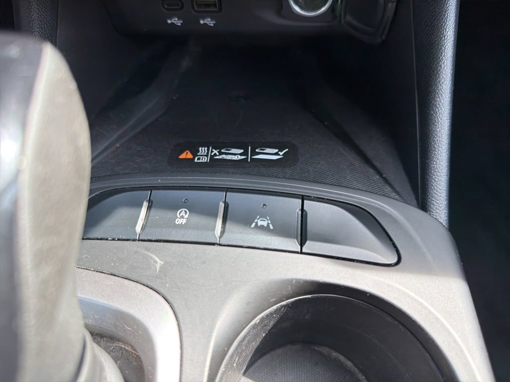 Used 2024 Buick Envista Sport Touring w/ Convenience I Package FWD image 32