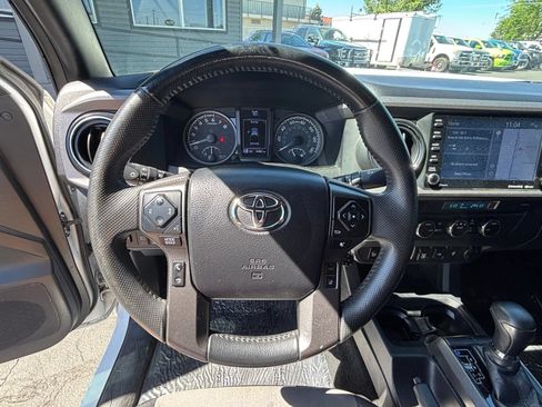 Used 2023 Toyota Tacoma TRD Off-Road w/ Technology Package AWD/4WD image 14