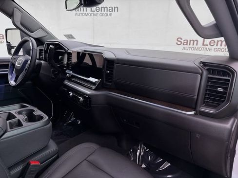 Used 2025 GMC Sierra 2500 SLT AWD/4WD image 32