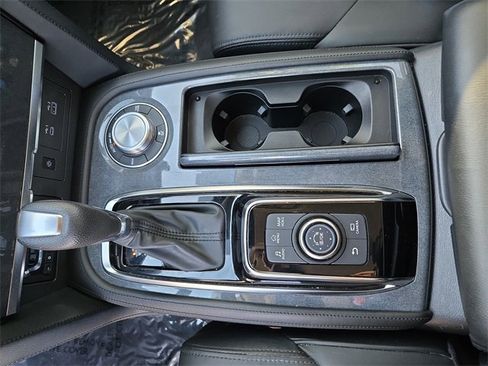 Used 2022 Nissan Armada SV w/ Cargo Package image 28