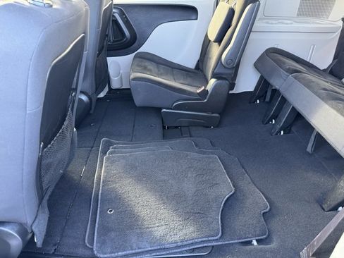 Used 2019 Dodge Grand Caravan SE w/ Rear Park Assist Package image 6