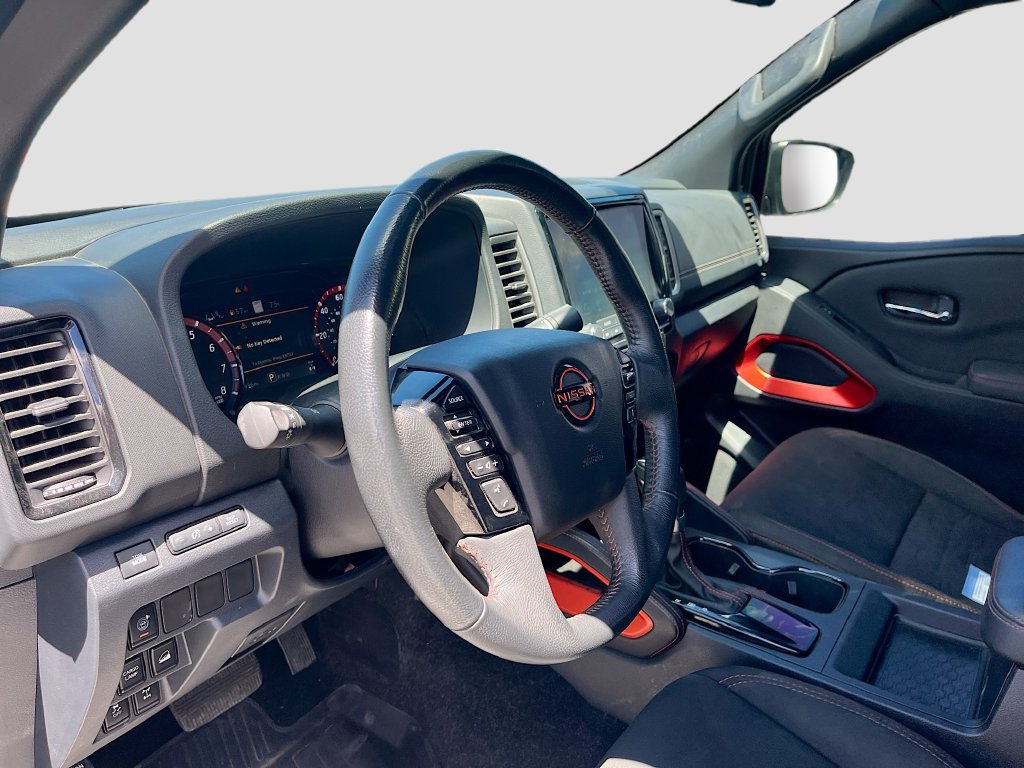 Used 2022 Nissan Frontier PRO-4X w/ Technology Package AWD/4WD image 9