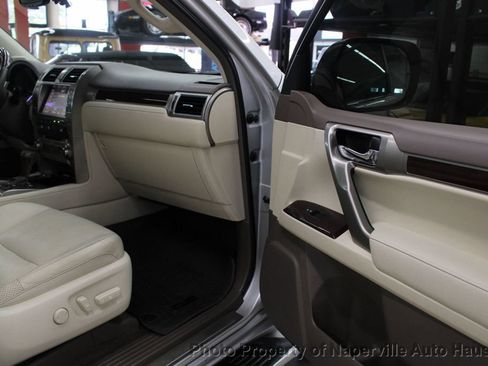 Used 2015 Lexus GX 460 Luxury w/ Preferred Accessory Package AWD/4WD image 39