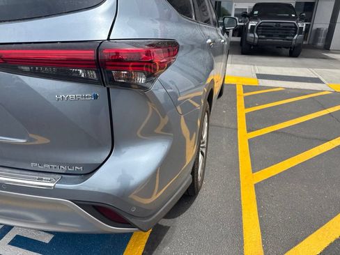 Used 2020 Toyota Highlander Platinum FWD image 9