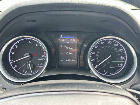 Used 2020 Toyota Camry SE image 26