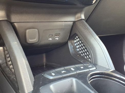 Used 2025 Chevrolet TrailBlazer LT image 11