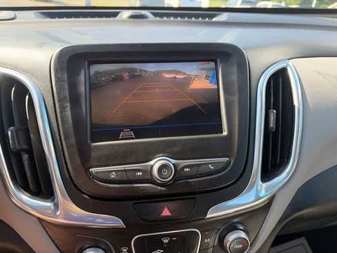 Used 2020 Chevrolet Equinox LS FWD image 14