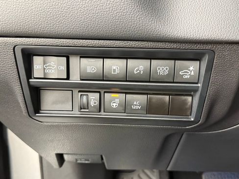 Used 2024 Toyota Tundra Limited image 24