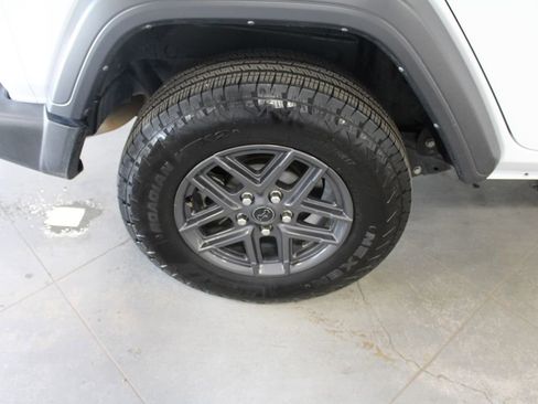 Used 2024 Jeep Wrangler Sport S image 53