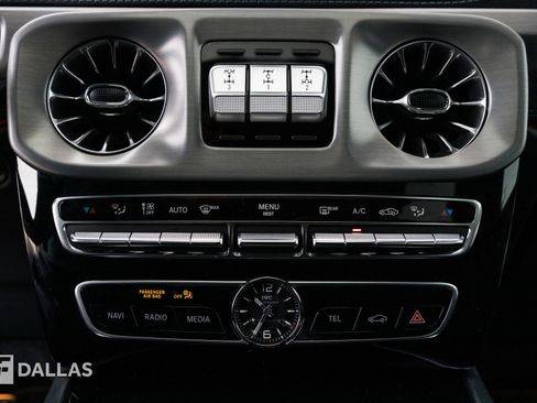 Used 2022 Mercedes-Benz G 63 AMG 4MATIC w/ G Manufaktur Interior Package image 29