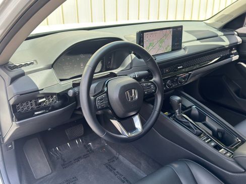 Used 2023 Honda Accord Touring image 13