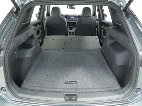 New 2026 Volkswagen Tiguan SE R-Line FWD image 39