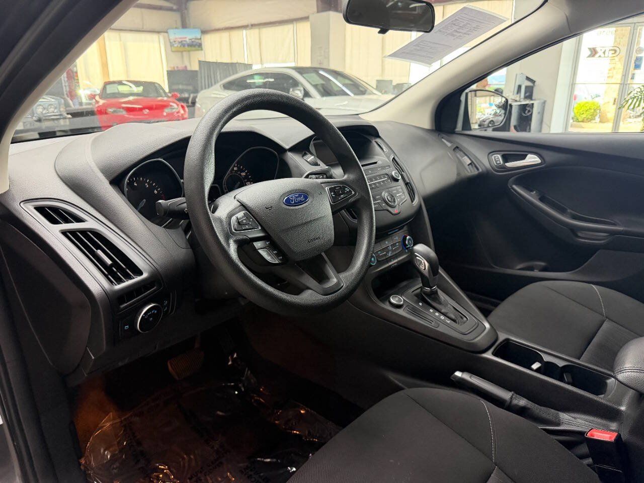 Used 2017 Ford Focus SE FWD image 19
