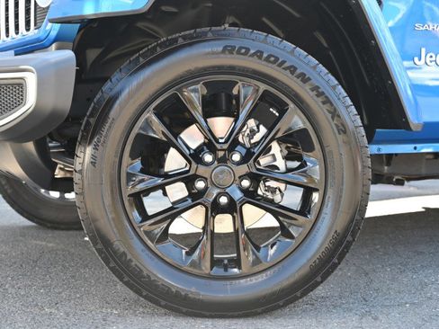 Used 2024 Jeep Wrangler Unlimited Sahara AWD/4WD image 8
