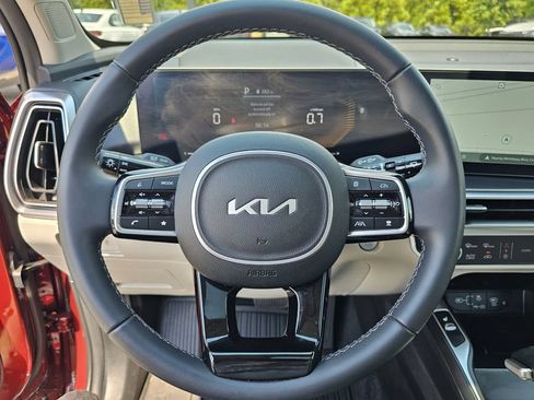 Used 2025 Kia Sorento S w/ Panoramic Sunroof Package FWD image 21
