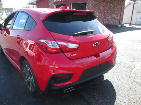 Used 2019 Chevrolet Cruze LT w/ Convenience Package image 16