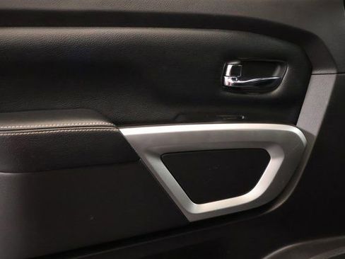 Used 2018 Nissan Titan PRO-4X image 24