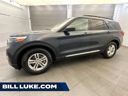 Used 2023 Ford Explorer XLT RWD image 1