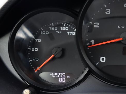 Used 2019 Porsche 718 Cayman image 17