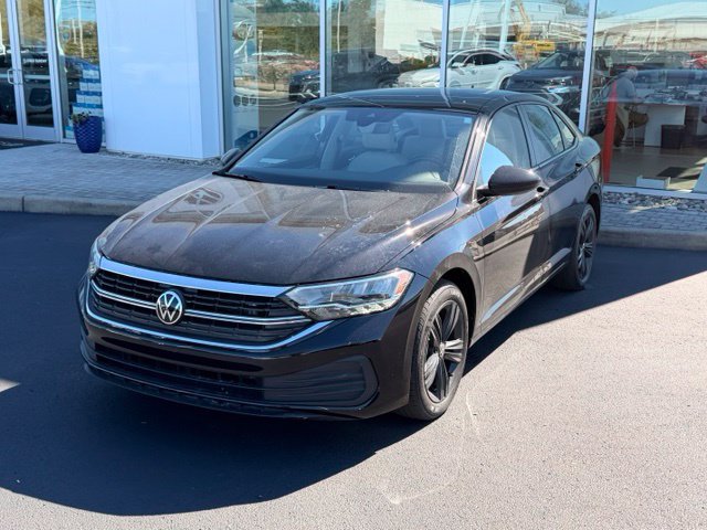 Certified 2024 Volkswagen Jetta SE w/ Panoramic Sunroof Package FWD image 11