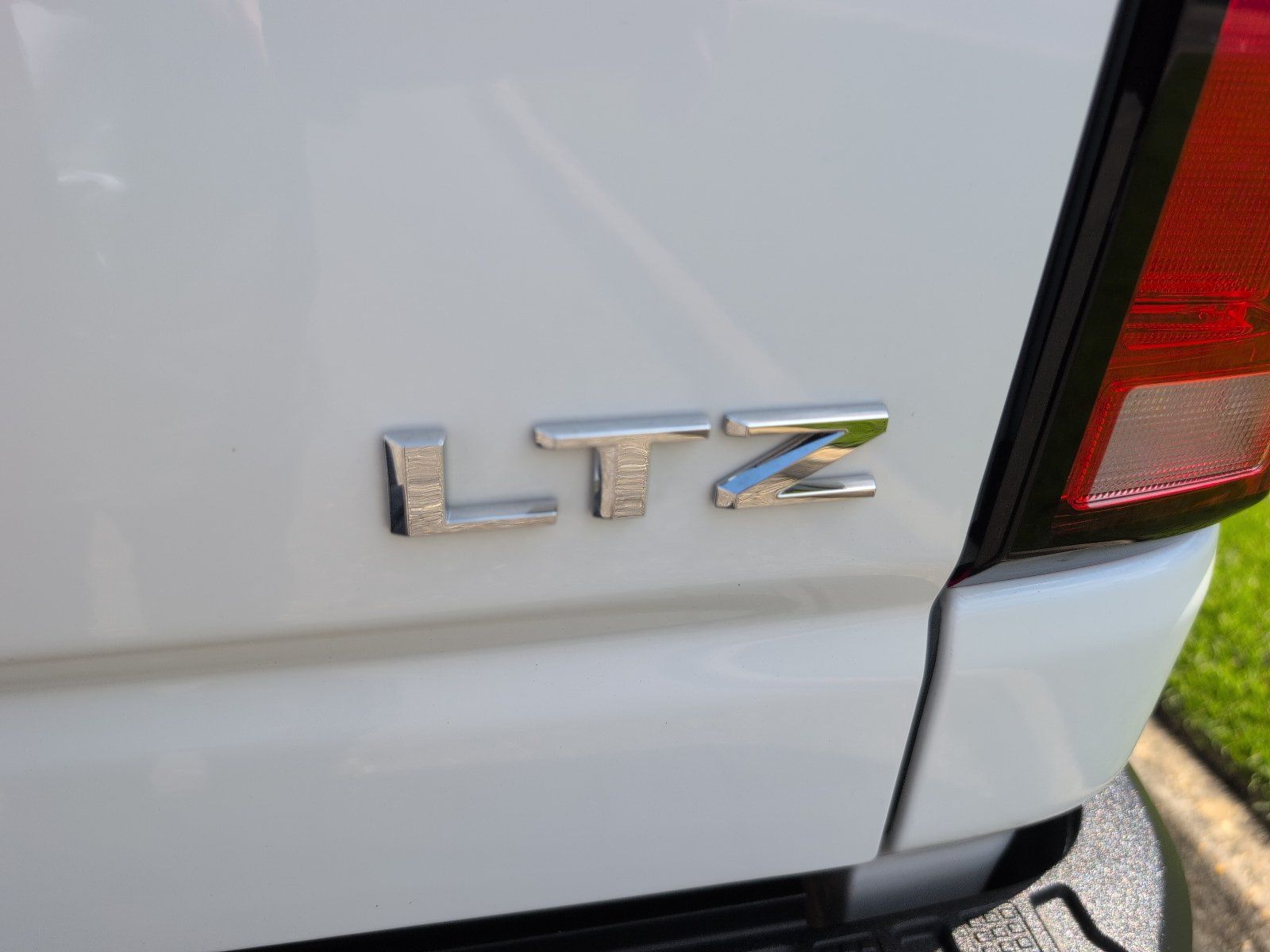 Used 2025 Chevrolet Silverado 2500 LTZ w/ LTZ Convenience Package AWD/4WD image 6