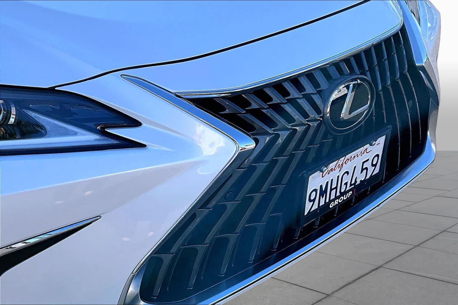 Used 2024 Lexus ES 350 w/ Premium Package FWD image 28