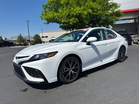 Certified 2023 Toyota Camry SE AWD/4WD image 5