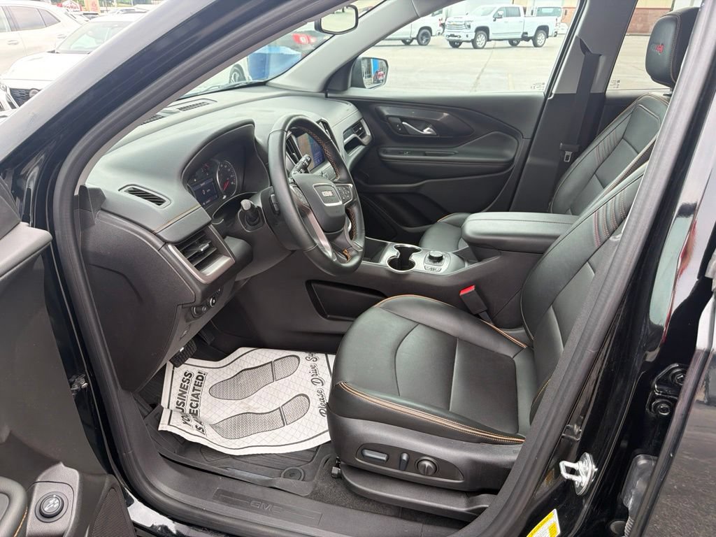 Used 2024 GMC Terrain AT4 AWD/4WD image 16