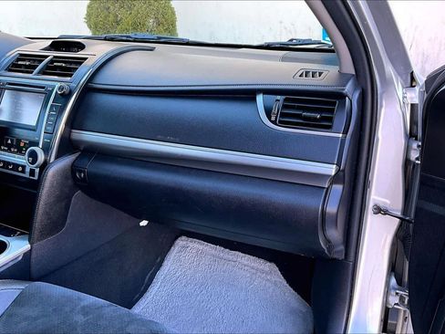 Used 2013 Toyota Camry SE w/ Leather Pkg image 19