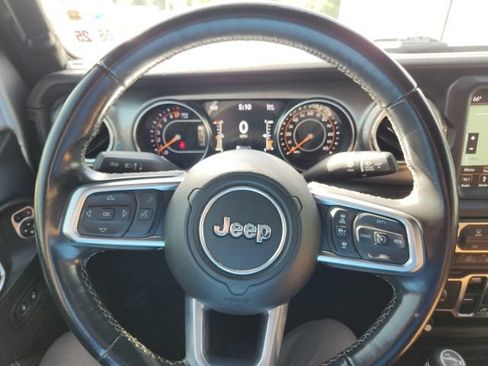 Used 2019 Jeep Wrangler Unlimited Sahara AWD/4WD image 36
