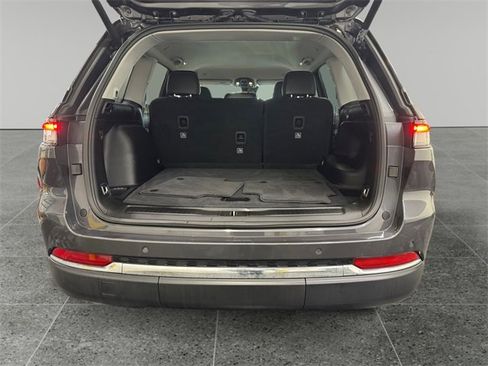 Used 2023 Jeep Grand Cherokee Limited w/ MOPAR Finishing Package image 13