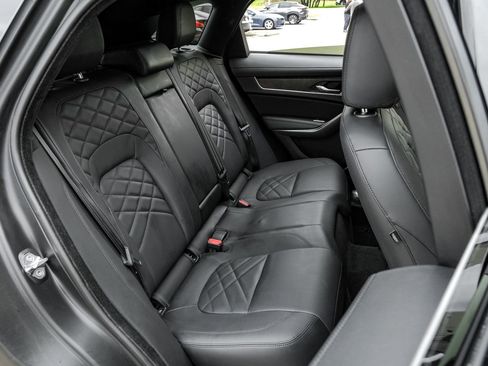 Used 2022 Jaguar F-PACE S image 39