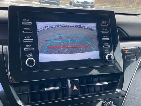 Used 2023 Toyota Camry SE image 9