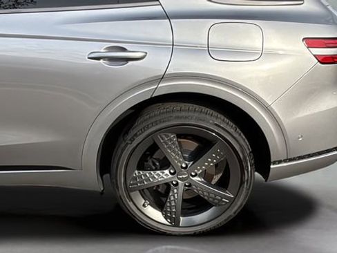 Used 2024 Genesis GV70 3.5T Sport w/ Sport Prestige Package image 31