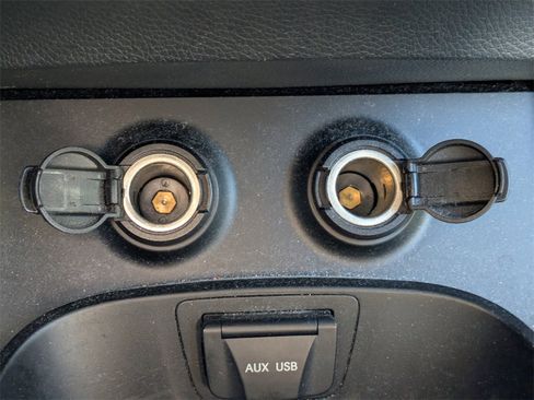 Used 2015 Hyundai Santa Fe Limited image 24