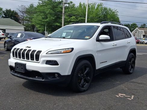 Used 2017 Jeep Cherokee High Altitude AWD/4WD image 6