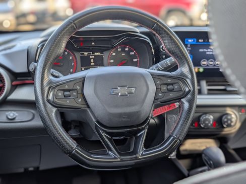 Used 2024 Chevrolet Trax RS w/ Sunroof Package image 17