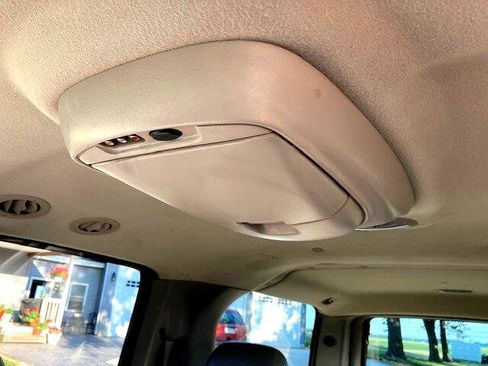 Used 2004 GMC Yukon XL SLT w/ Preferred Equipment Group image 19