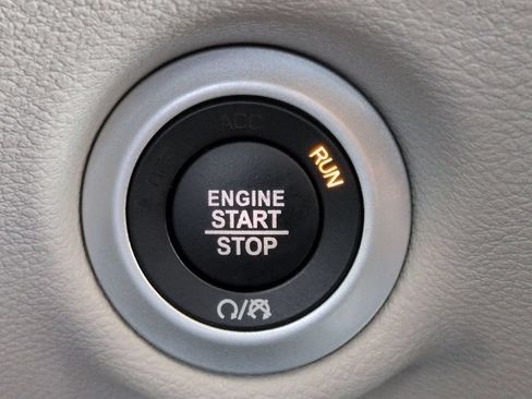 Used 2024 Chrysler Voyager LX FWD image 31
