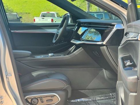 Used 2024 Jeep Wagoneer Launch Edition image 46