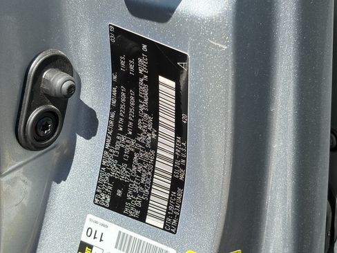 Used 2019 Toyota Sienna LE w/ Carpet Mat Package FWD image 9
