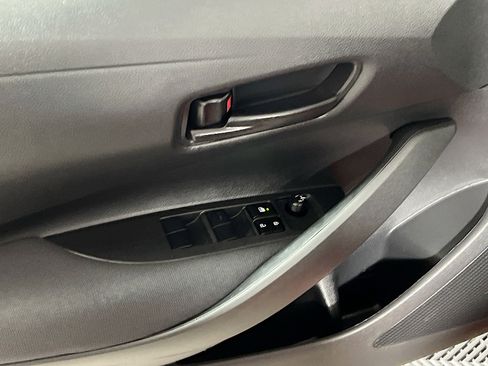 Used 2022 Toyota Corolla LE image 17