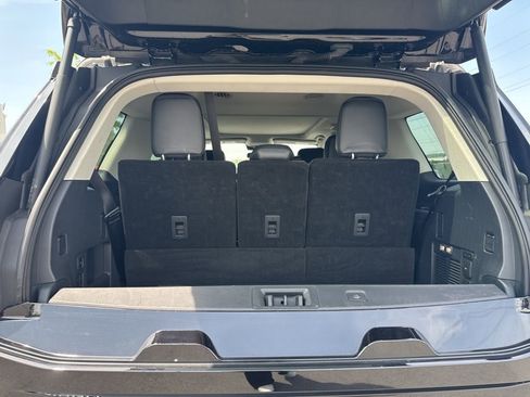 Used 2025 Ford Expedition Platinum AWD/4WD image 25