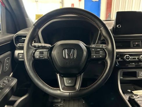 Certified 2025 Honda Pilot TrailSport image 17