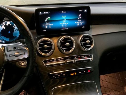 Used 2022 Mercedes-Benz GLC 300 image 7