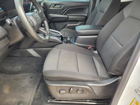 Used 2024 Chevrolet Colorado Trail Boss w/ Technology Package AWD/4WD image 28
