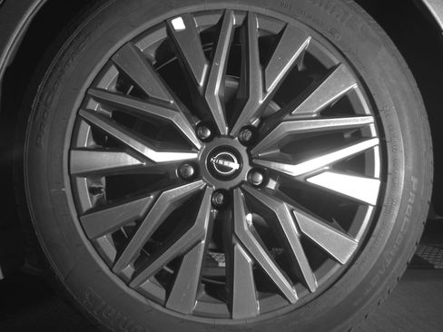 Used 2025 Nissan Altima 2.5 SV FWD image 14
